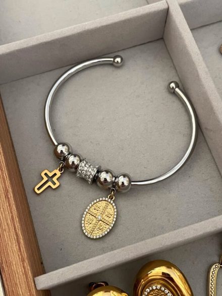 Best seller bracelet