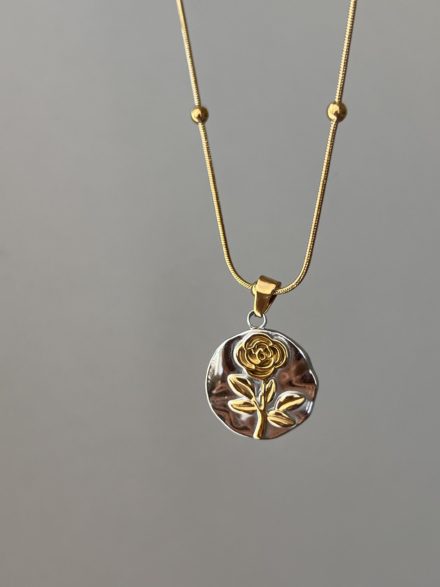 Flower necklace