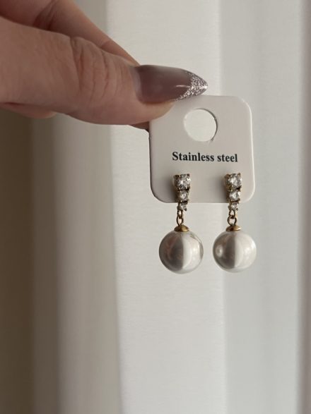 Dioro pearl earrings