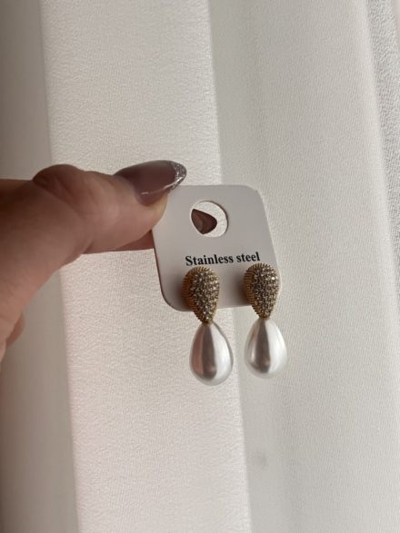 Olivia pearl earrings